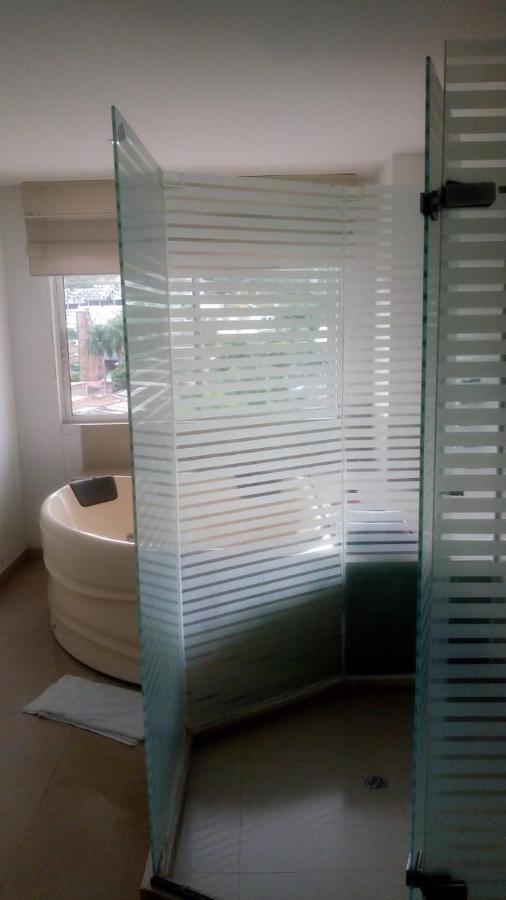 Aw Hotel Chipichape Urban Cali Bagian luar foto