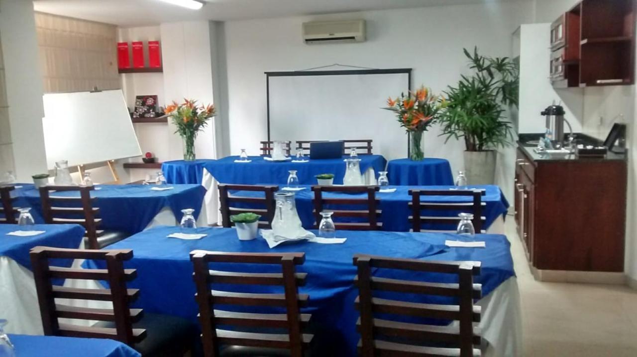 Aw Hotel Chipichape Urban Cali Bagian luar foto