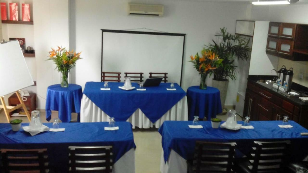 Aw Hotel Chipichape Urban Cali Bagian luar foto