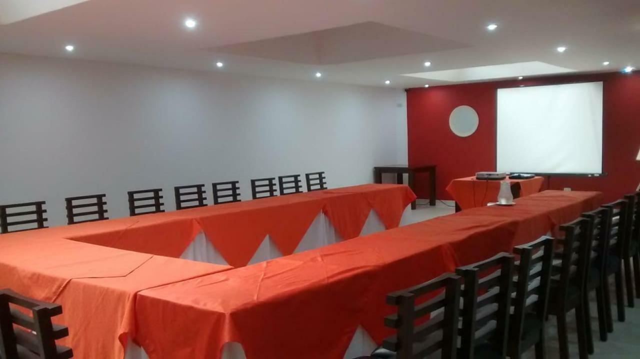 Aw Hotel Chipichape Urban Cali Bagian luar foto